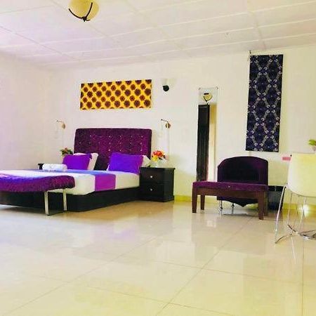 Zunox Guest House Freetown Kültér fotó