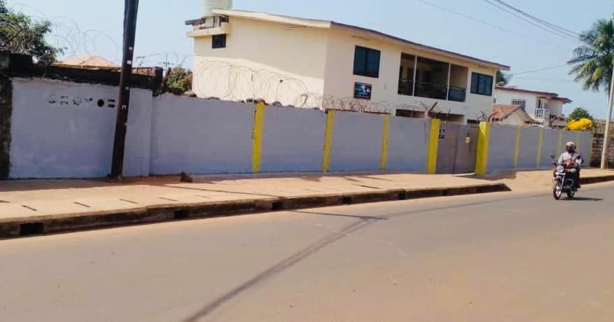 Zunox Guest House Freetown Kültér fotó
