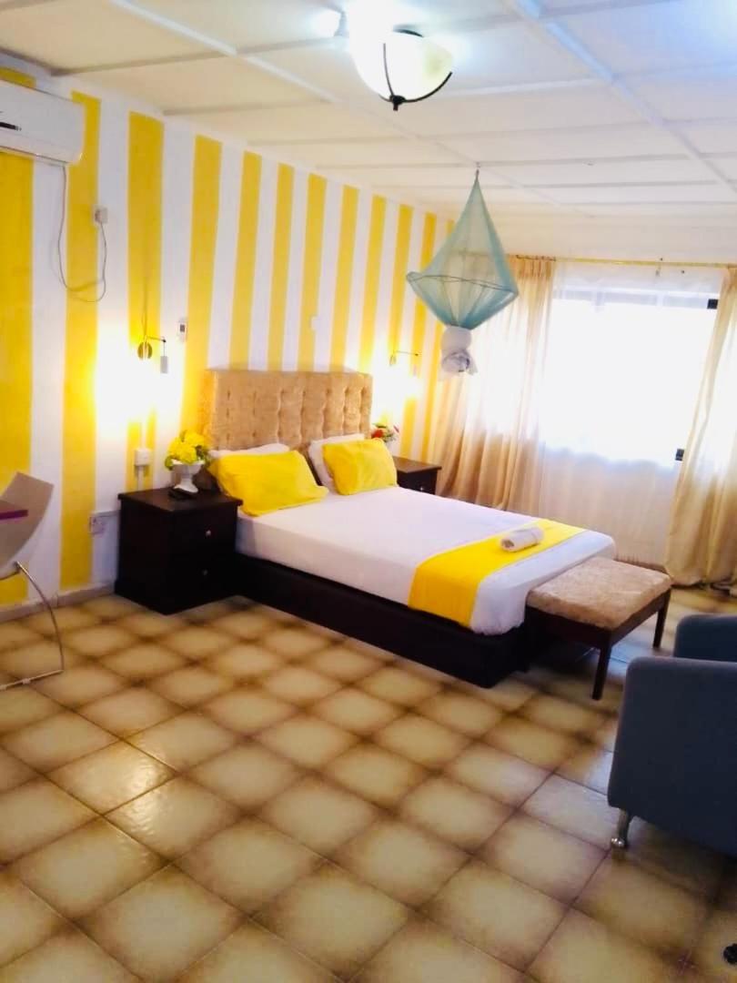 Zunox Guest House Freetown Kültér fotó