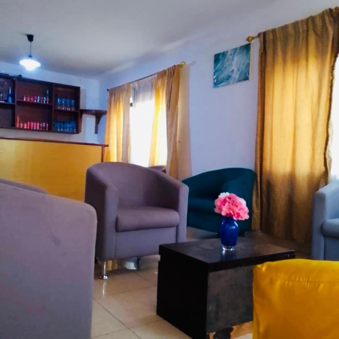 Zunox Guest House Freetown Kültér fotó