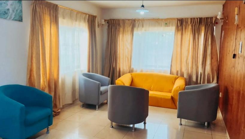 Zunox Guest House Freetown Kültér fotó