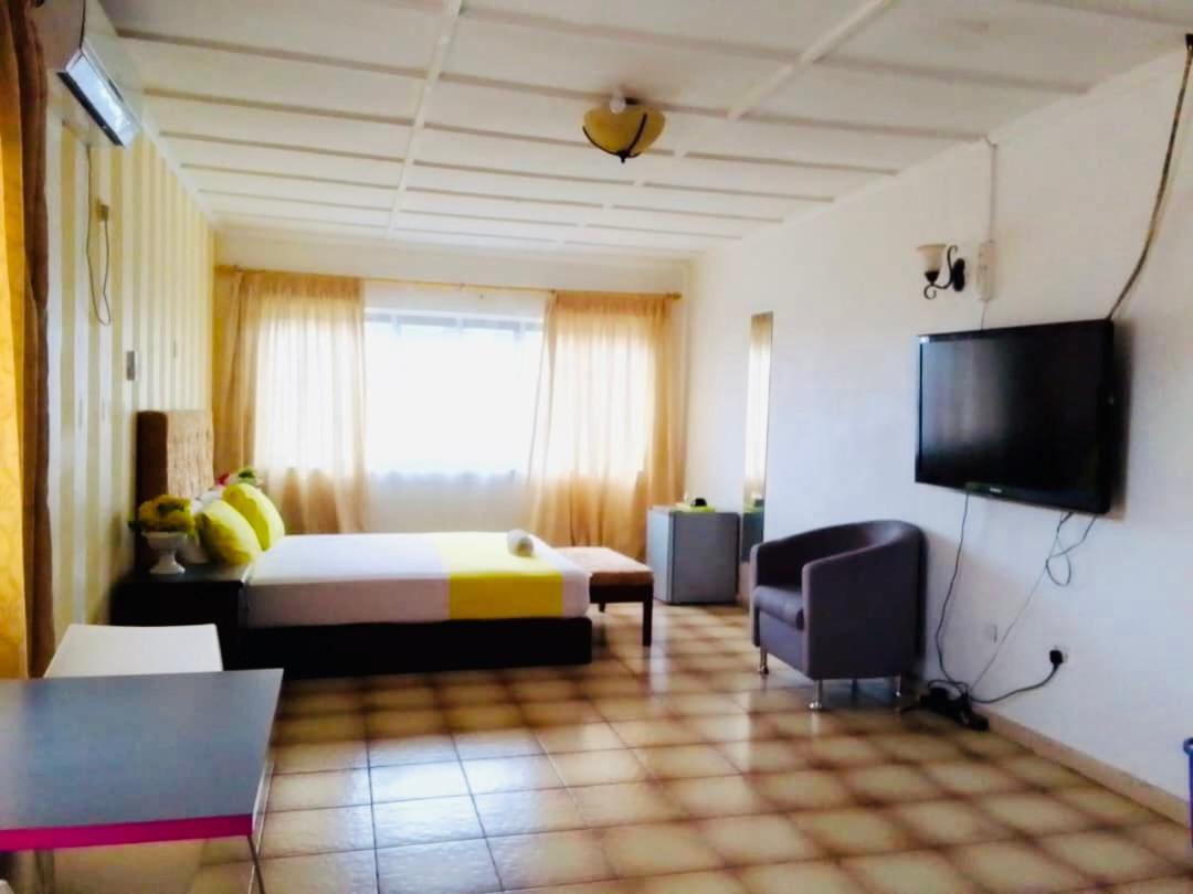Zunox Guest House Freetown Kültér fotó