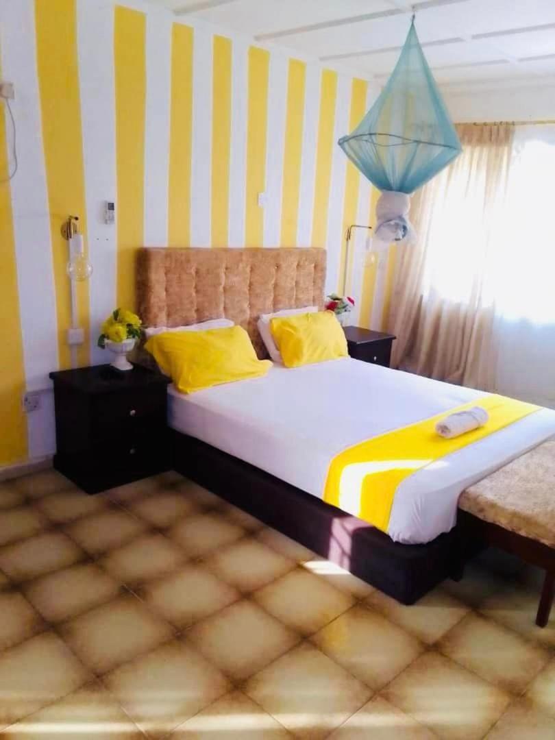 Zunox Guest House Freetown Kültér fotó