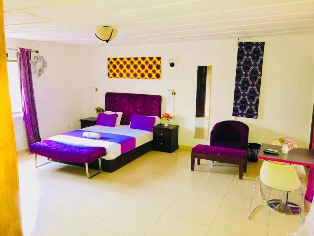 Zunox Guest House Freetown Kültér fotó